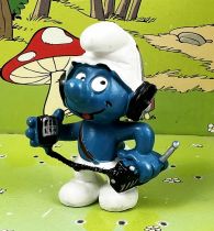 The Smurfs - Schleich - 20143 Radio Smurf (black headset/small antenna))