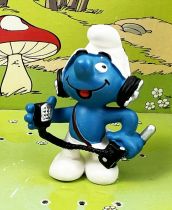 The Smurfs - Schleich - 20143 Radio Smurf (black headset/small antenna))