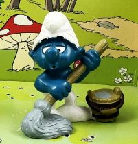 The Smurfs - Schleich - 20193 Smurf with water floorcloth and seal (light grey)