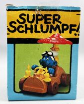 The Smurfs - Schleich - 40232 Smurf driving a smurf mushroom car (w/box)