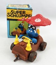 The Smurfs - Schleich - 40232 Smurf driving a smurf mushroom car (w/box)