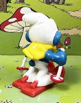 The Smurfs - Schleich - Skier Smurf (red & white poles)