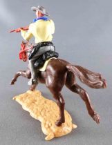 Timpo - Cow-Boys - 2nd Series - Mouted Firing Rifle Yellow Shirt Grey Legs Dark Brown Galloping Horse