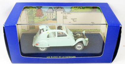 Tintin - Editions Atlas - N 33 Mint in box accidented Citroen 2CV6 from The Castafiore emerald