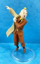 Tintin - Figurine PVC Moulinsart - Tintin enfilant son imperméable