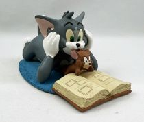 Tom and Jerry - Demons & Merveilles Resin Figure - Tom and Jerry reading